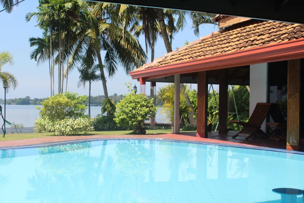 Blue Water Villa Piliyandala Exterior photo